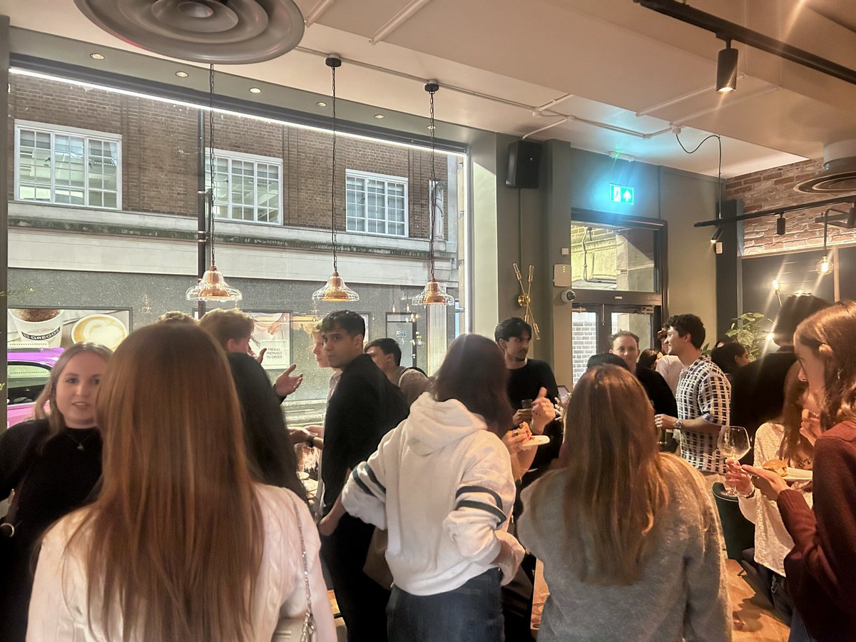 LSEManagement's tweet photo. Welcome Week highlights 🌟

From meeting their programme teams to making new friends at socials, our MSc students have had a brilliant start to their time in the Department of Management.

Stay tuned to see what they get up to this year! https://t.co/RECcTsa3kS