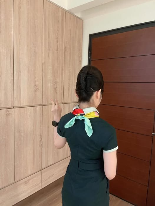 講實話    
你們有幻想過幹空服員嘛  
已經幹過的🙋