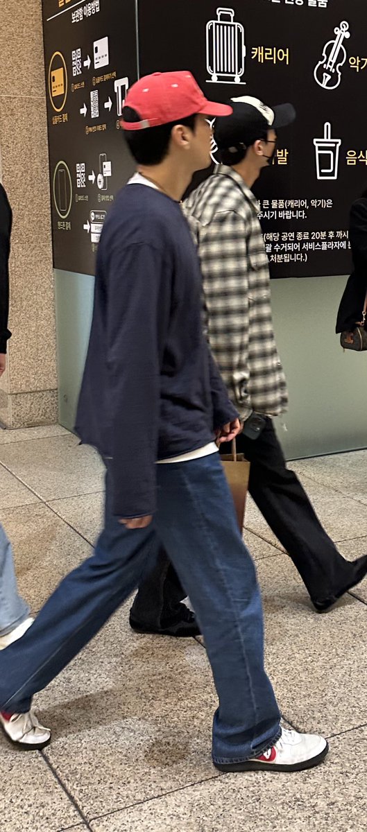 내 앞에 지나가길래 슉 찍엇음요ㅋ