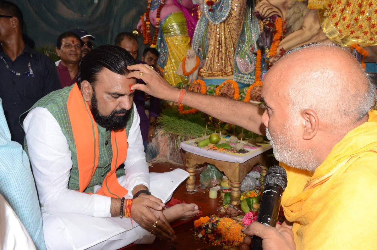 अ स अजीत tweet media