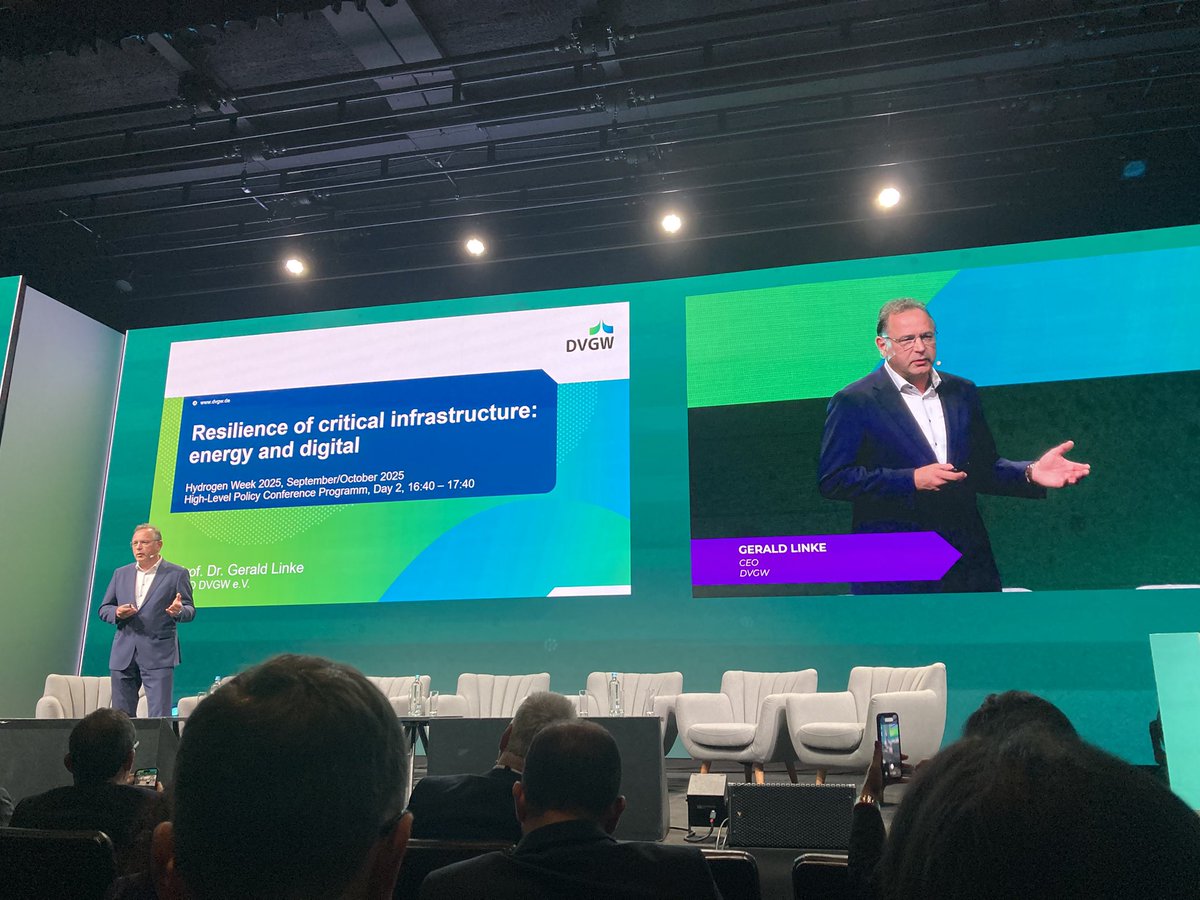 JUST STARTED - #HLPC session "Resilience of critical #infrastructure: #energy and #digital" 💻

Opening speech by moderator Gerald Linke, CEO of <a href="/DVGW/">DVGW Deutscher Verein des Gas- und Wasserfaches</a>: "#Hydrogen infrastructure increase the resilience of the entire energy system and can supply #datacentres reliably"