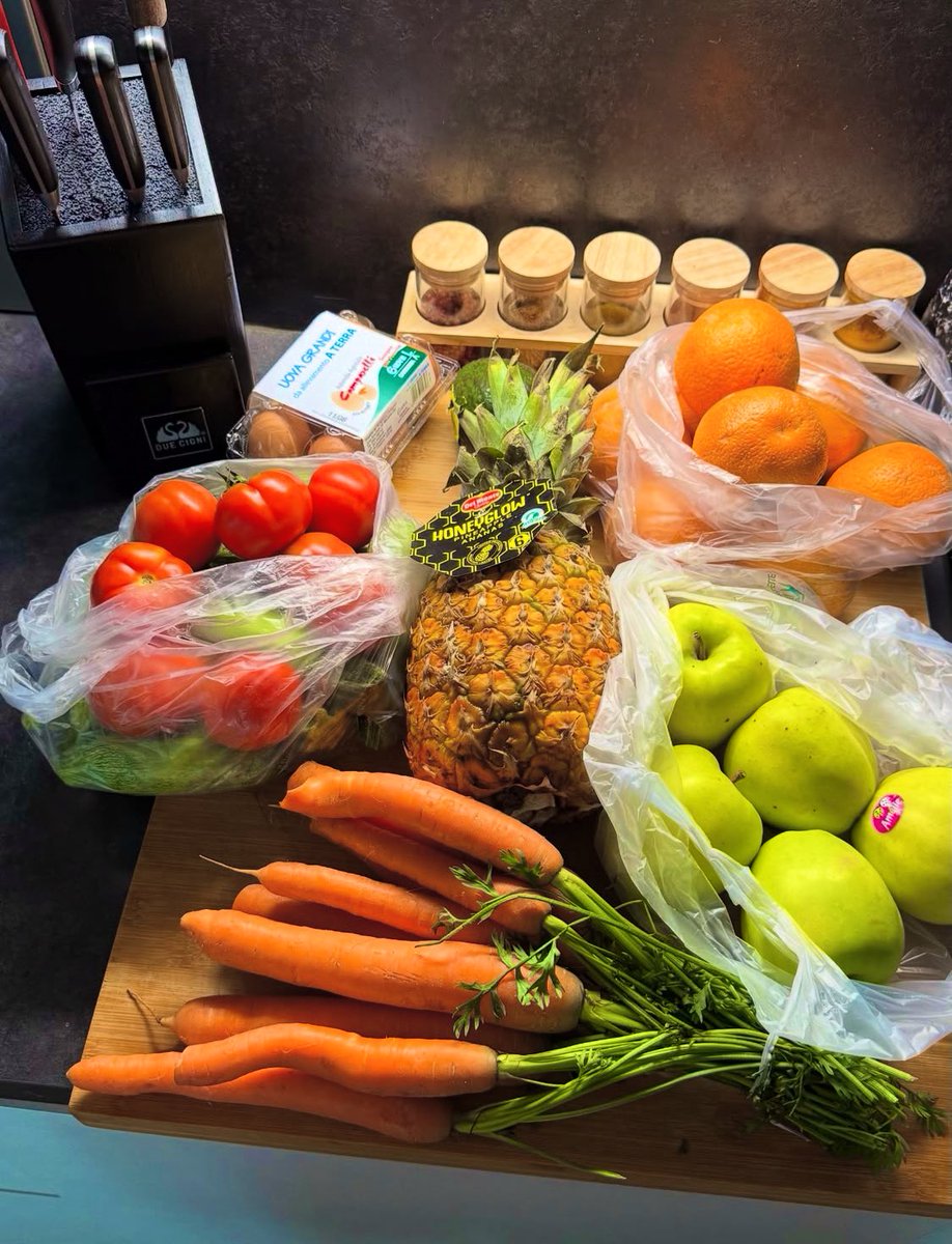 $SPX6900 isn’t just a ticker, it’s the real weekly grocery shopping of degens:
•Tomatoes = bloody red markets
•Green apples = sudden pumps
•Carrots = bagholders
•Oranges = liquidations 🍊

Today you’re more pineapple, tomorrow you’re more tomato.. 🍅🚀