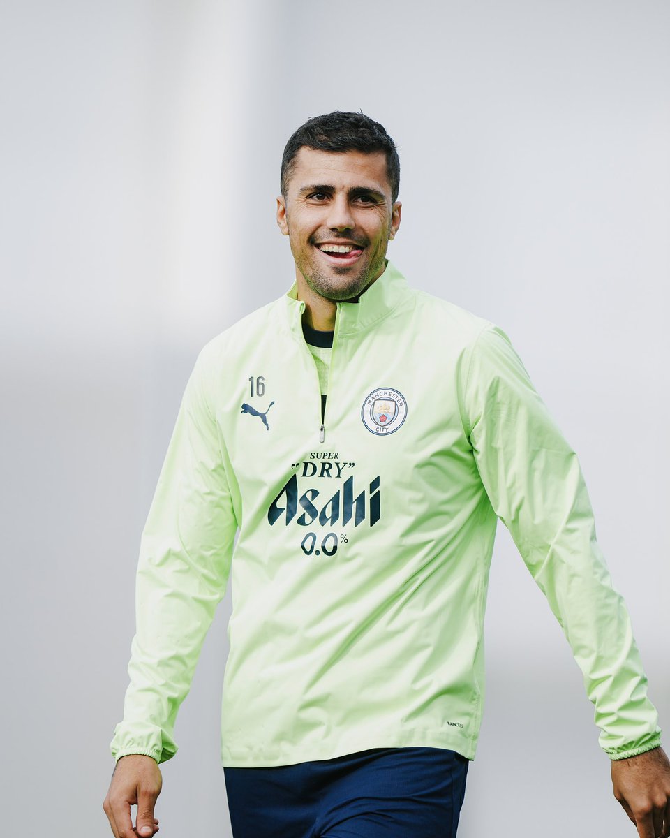 ManCity's tweet photo. Say cheese 🧀😁 https://t.co/UaAtA8vwa2