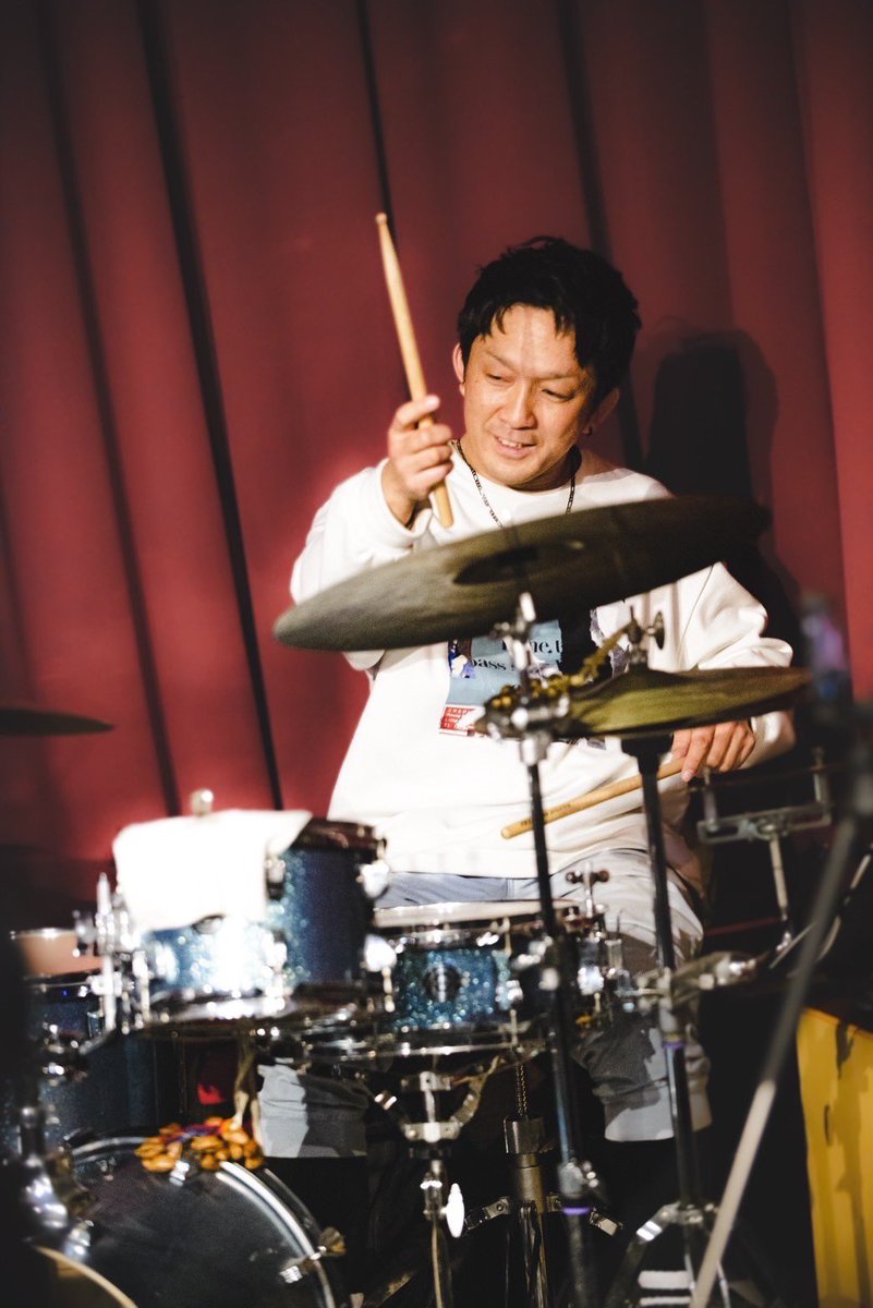 バンドメンバー

Pf. &amp; Vo. ミソハギザクロ(<a href="/mshg_png/">ミソハギザクロ</a>)
Drawing モリタユガみ(<a href="/yougaaan_png/">モリタユガみ</a> )
Gt. &amp; Cho. Kosei Amano(<a href="/KoseiAmano/">Kosei Amano</a> )
Ba. maro(<a href="/bb2000_yuritsu/">maro</a> )
Drs. 西井 啓介