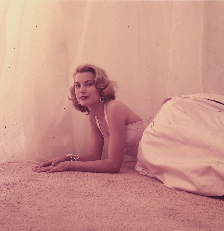 Grace Kelly

📷©️Milton H. Greene
1953