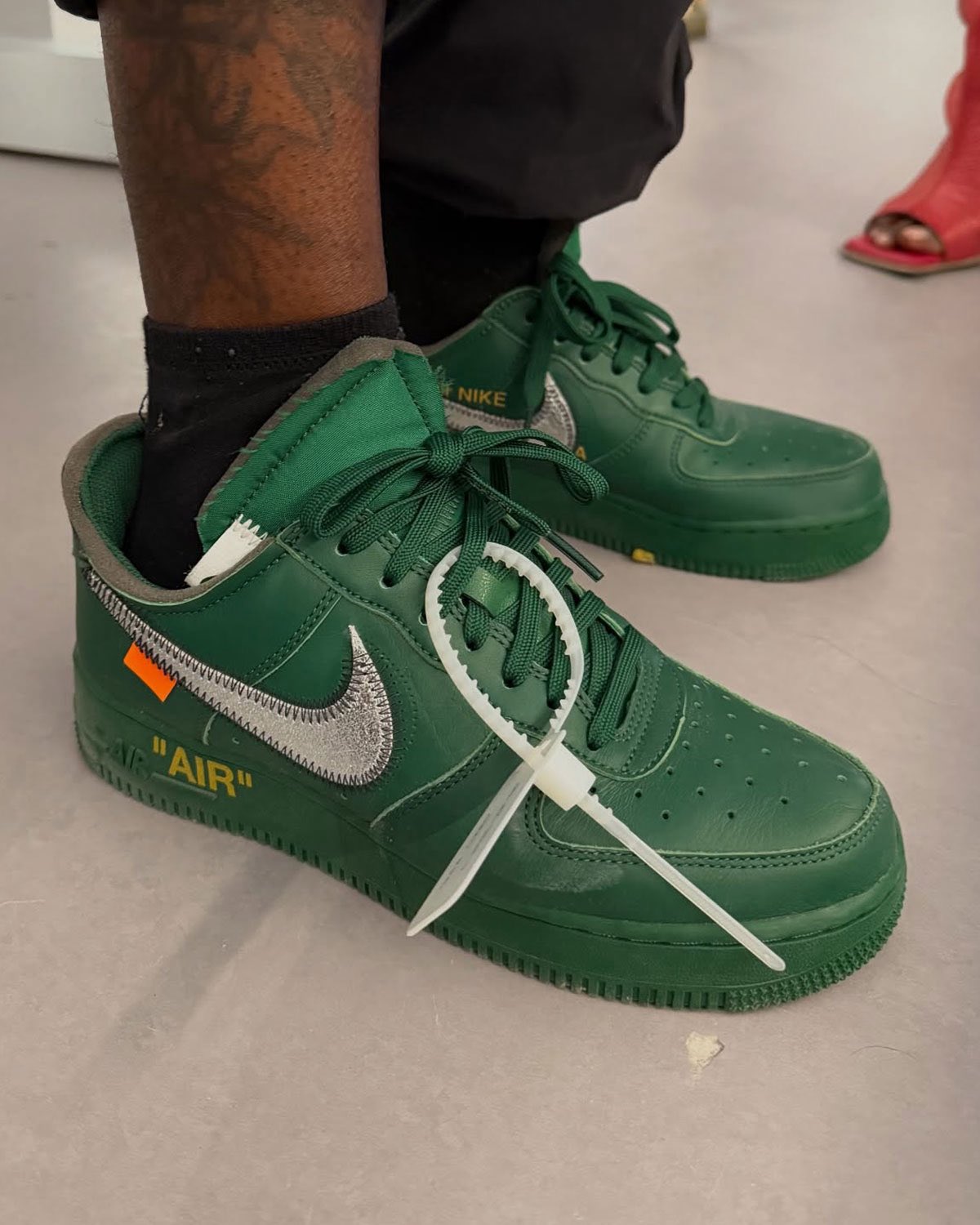 Virgil Abloh. Nike.希少 𝗺𝗺𝗺𝗦𝗻𝗲𝗮𝗸𝗲𝗿𝘀 ™︎ on X: 