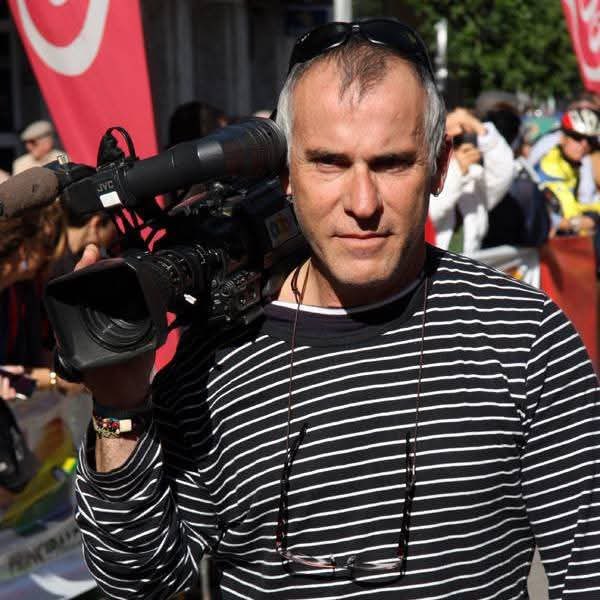 Consejo Profesional RTVA (@consejortva) on Twitter photo Hoy será una tarde triste para los compañeros de <a href="/adirecto/">Andalucía Directo ❎</a>. Se ha ido demasiado pronto Manolo Solís, uno de los profesionales, que desde su creación, contribuyó, con su entrega y buen hacer, al éxito del programa. Un abrazo muy fuerte a Begoña y a toda su familia y amigos DEP Hoy será una tarde triste para los compañeros de <a href="/adirecto/">Andalucía Directo ❎</a>. Se ha ido demasiado pronto Manolo Solís, uno de los profesionales, que desde su creación, contribuyó, con su entrega y buen hacer, al éxito del programa. Un abrazo muy fuerte a Begoña y a toda su familia y amigos DEP