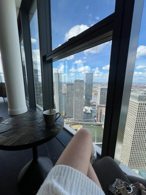 kily_h's tweet image. Do you have a partner for afternoon tea?