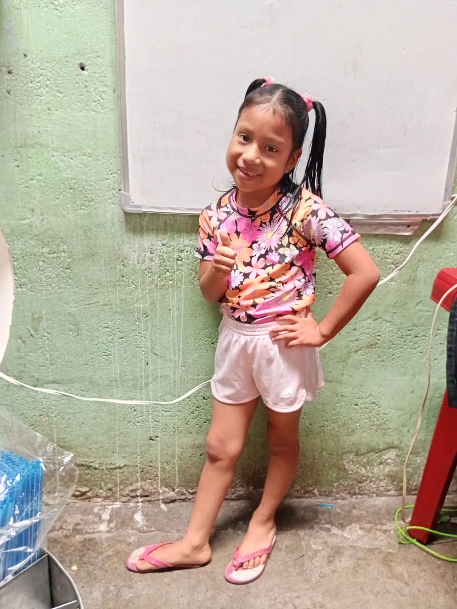 PaolaSmith2812's tweet image. Gracias por esa ropita en BUEN ESTADO que llevan alegría a pequeñitas d escasos recursos, no tienen un proceso d cáncer🙌🏽🤗es Yarelis, sus papitos venden agüita d coco (carretilla con llavecita)♥️les toca recorrer para llevar el sustento a su hogar ♥️ #soylavoluntariaintensa 🙋🏽‍♀️