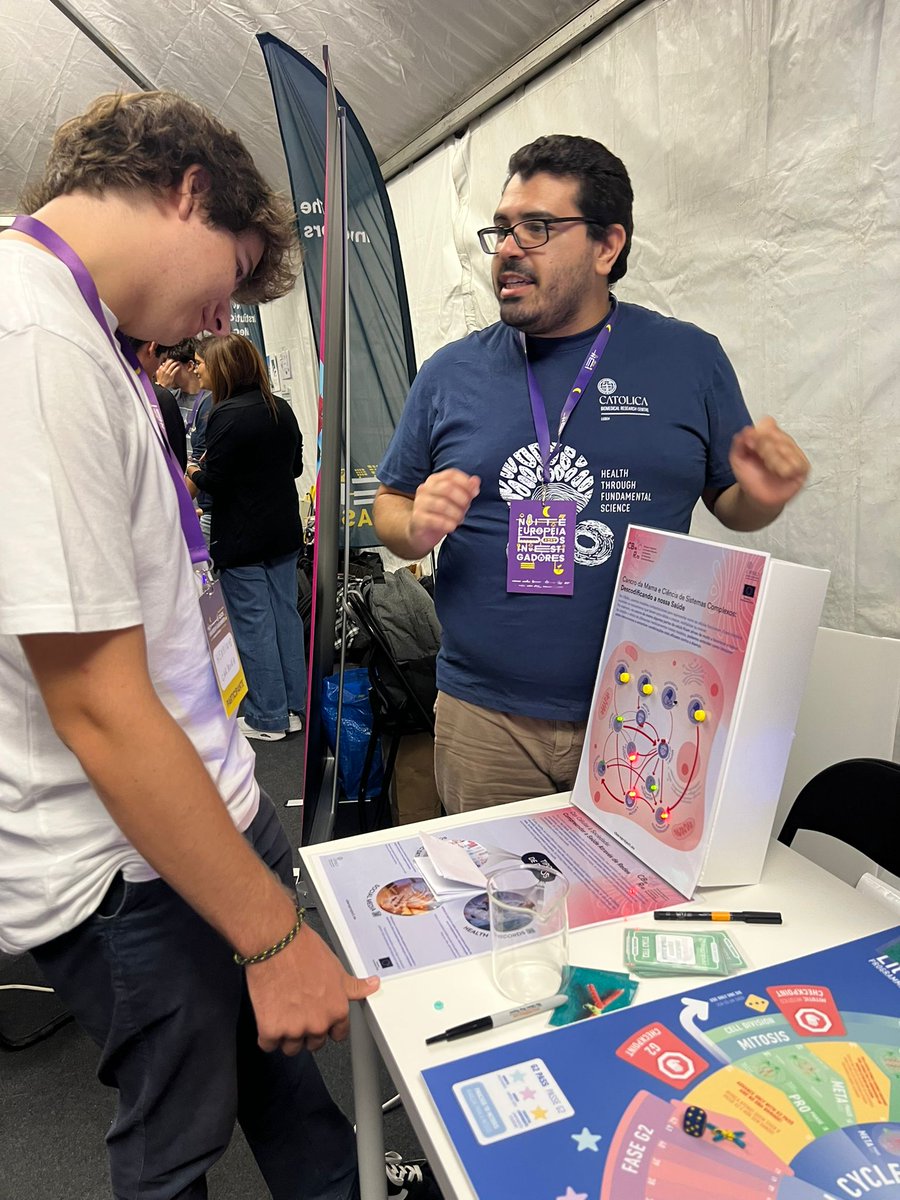 CBeRaProject's tweet photo. At the European Researchers’ Night, the CBeRa project turned science into play 🎮🔬 Visitors of all ages tested how different medicines affect biological functions within breast cancer cells in our interactive game based on computational models. https://t.co/KniomMZFYS