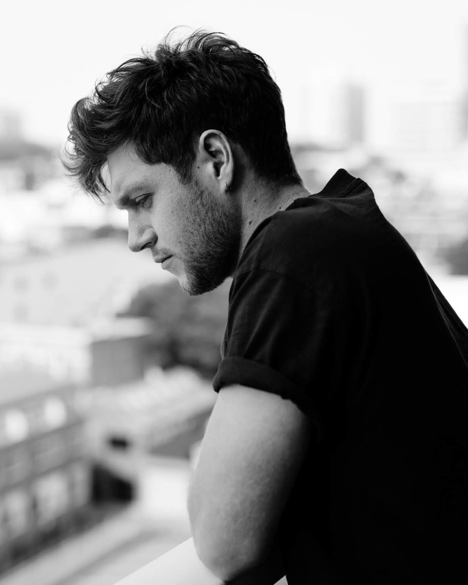 OliverPerk89928's tweet image. Day 30 black and white 
#Niallsmonth 
#Projectniall