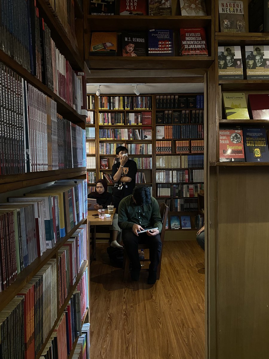 philosophia tweet media