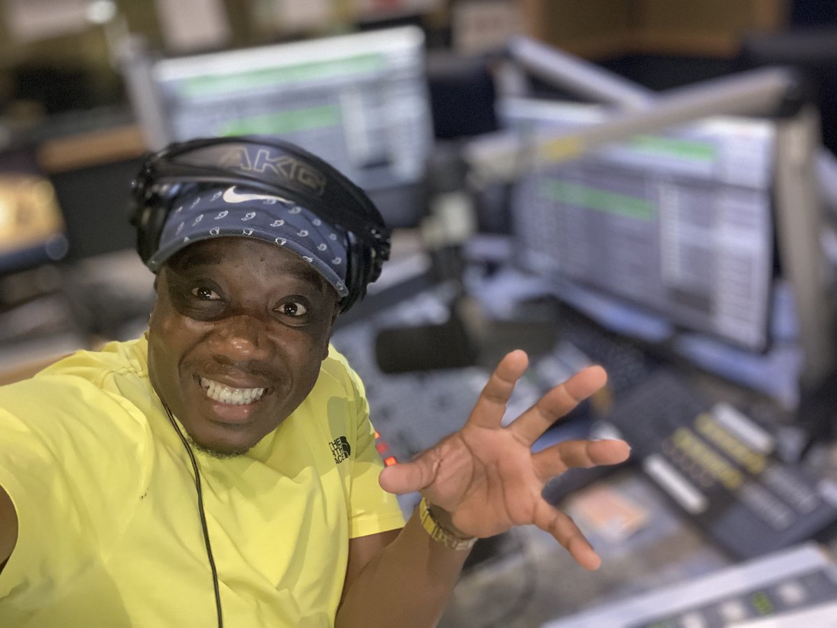 MolemoThib73577's tweet image. It's a Afternoon #BundleOfJoy le Lebza Ngwana Moela danko basotho ba heso Re ya tella drive Till 6pm e chaile Mohlakeng West Rand LEMOLYZINGBOY 
@LesediFM
@Thibos_Mokone
@leemaoela1
#ReyaTellaDrive
RADIO IS THE THEATER OF VOICE
📻🔥📻🔥🎙️🎶🎙️🎶🎧📻🔥🎙️🎶