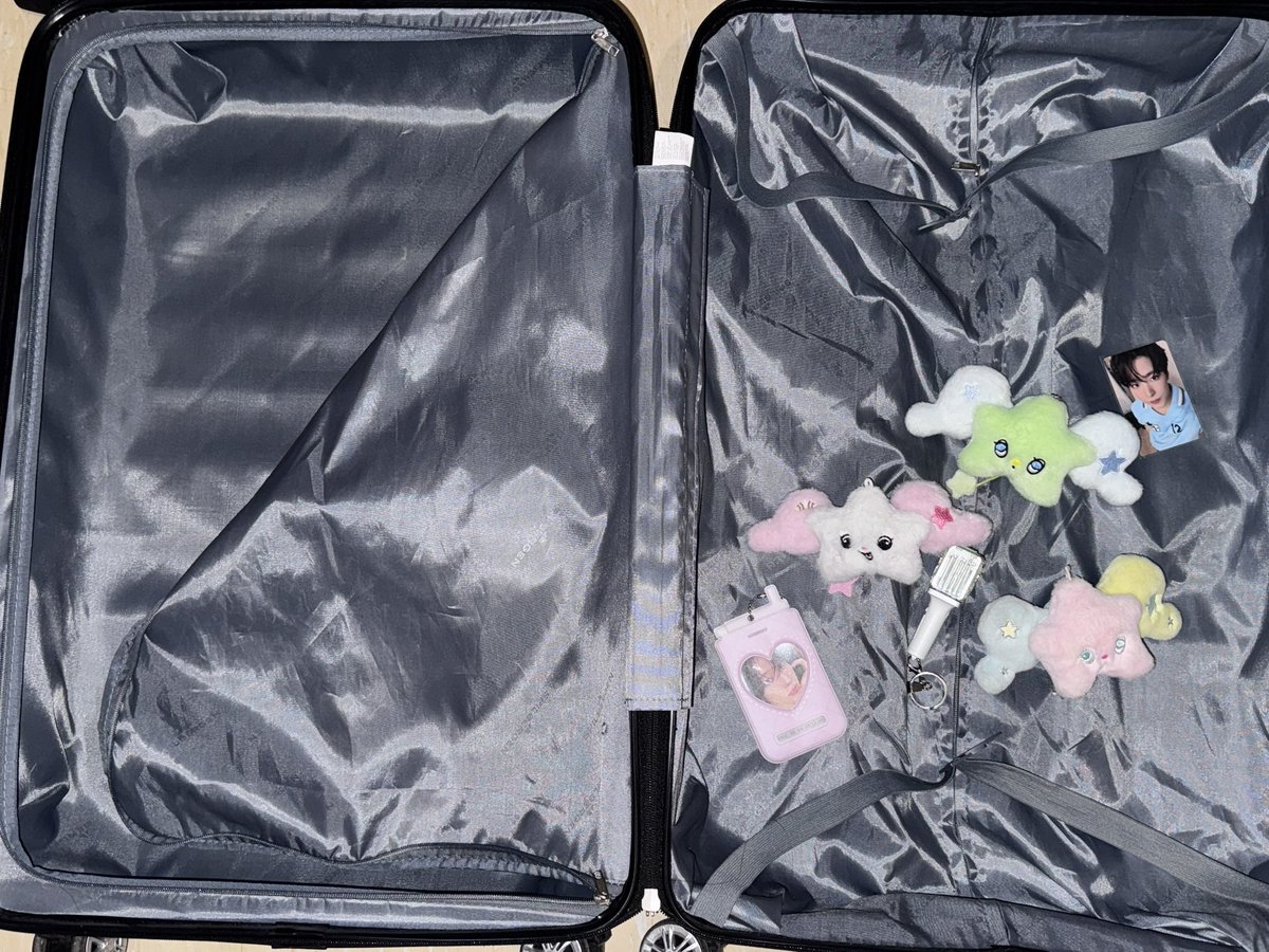 oishiwish's tweet photo. u guys think thats enough for my one month korea trip ? 💜 https://t.co/h7Z6KTJ4Ca