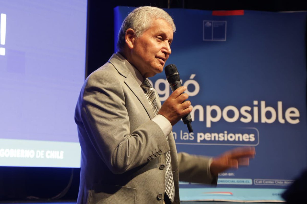 Estuvimos con vecinas y vecinos de <a href="/Muni_LaGranja/">Municipalidad de La Granja</a> junto al subsecretario Claudio Reyes y el <a href="/SeremiTrabajoRM/">MintrabRM</a> Andrés Arce, para conversar sobre los beneficios de la #ReformaDePensiones . Porque con hechos, mejoramos la vida de las personas🤝. 🔗lareformadepensiones.cl