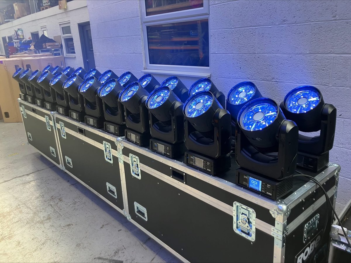Robelighting's tweet photo. Taking our #TechTuesday to Leeds, UK, with @ZigZagLighting & their new @Robelighting #SVB1 & #iESPRITE LTL luminaires.
#robelighting #zigzaglighting #robeinnovation #newrobegear @RobeAroundTheUK https://t.co/jkBOypQGgz