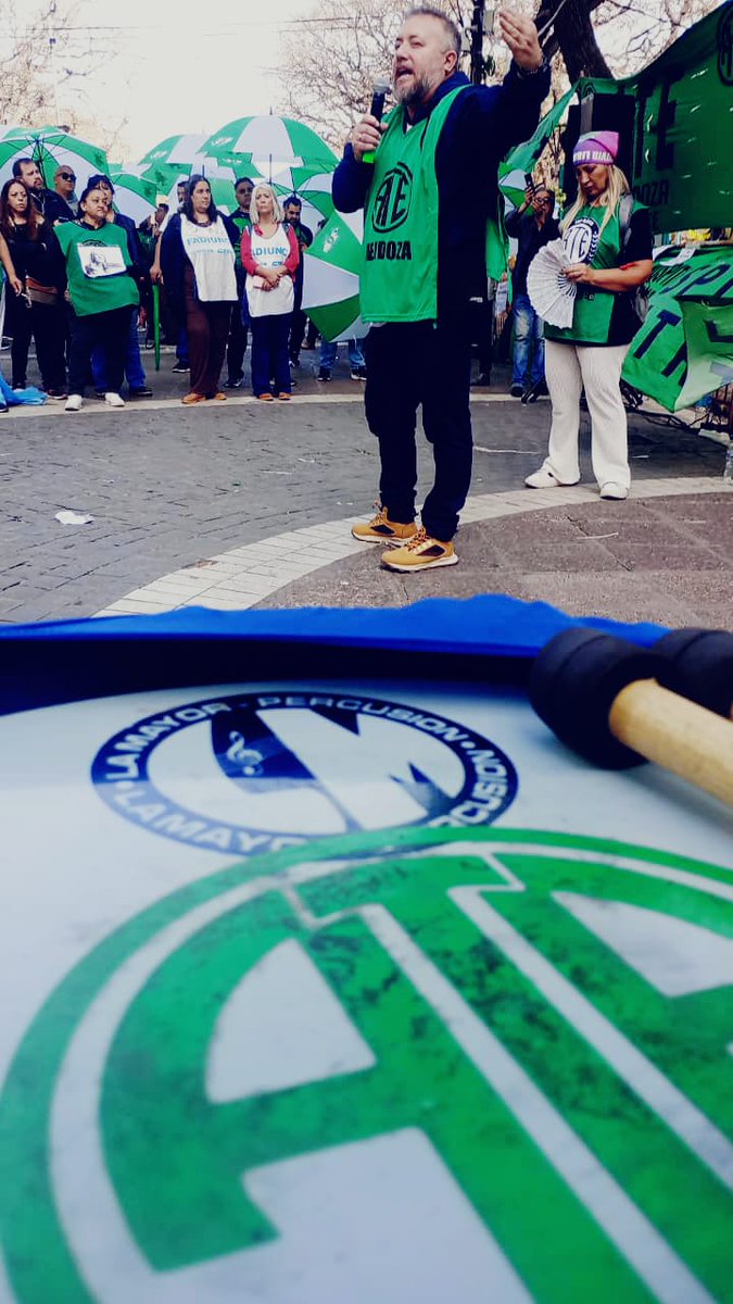Estamos en la calle defendiendo los derechos conquistados de los trabajadores y trabajadoras del estado
#SosEstatal #SomosATE