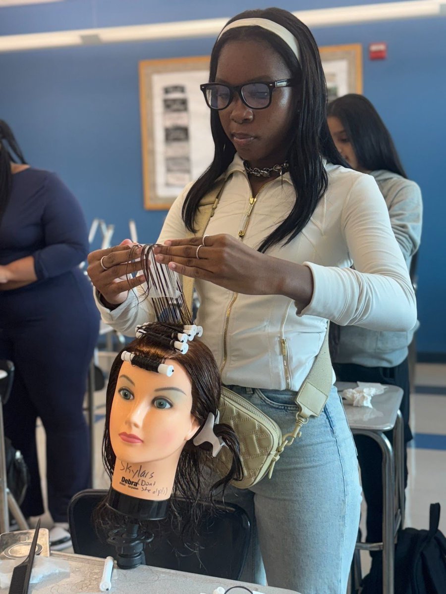 PerthAmboy_MCMS's tweet image. This school year launched a brand-new #CareerProgram this year: #Cosmetology! Students are already building their skills and styling their way towards success.