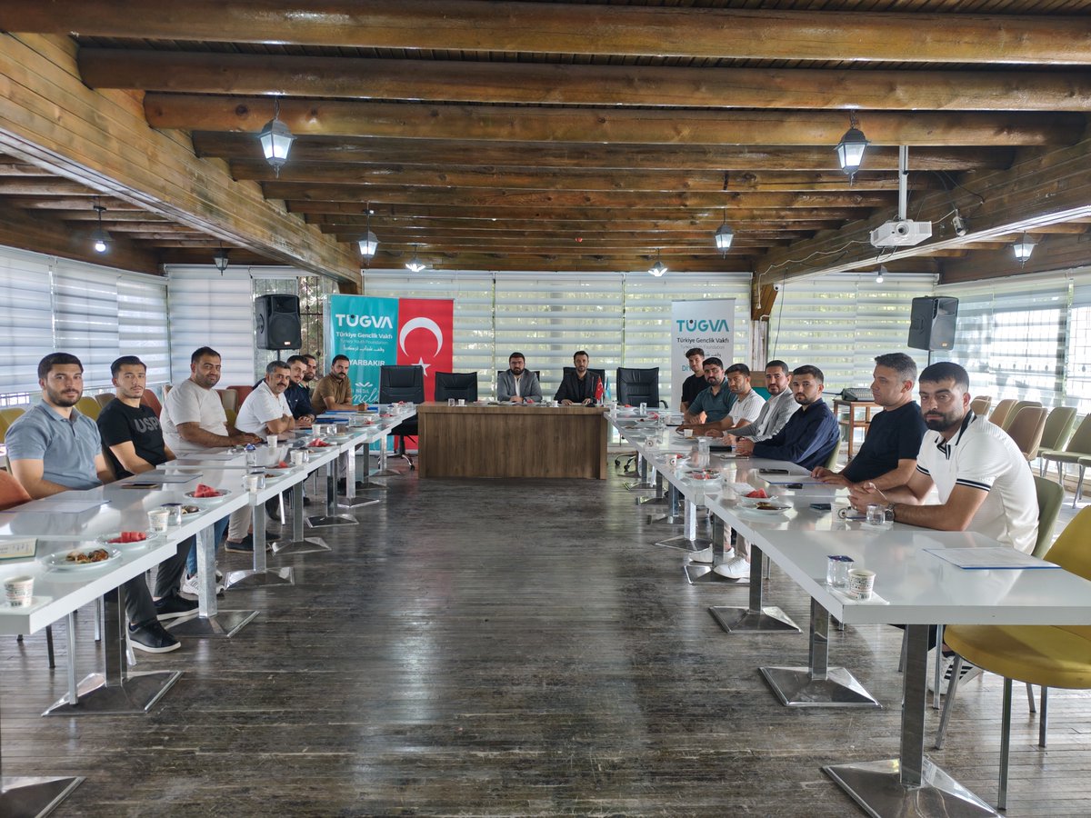 Ankara kampı öncesi enerjimizi yeniledik ve sezona hazırlanmak için
her ay gerçekleştirdiğimiz ilçe temsilcileri toplantımızın Eylül buluşmasını birlik ve beraberlik ruhu içerisinde tamamladık. 
Gençliğin geleceğine ışık tutacak çalışmalarımızda aynı heyecanla devam inşallah...