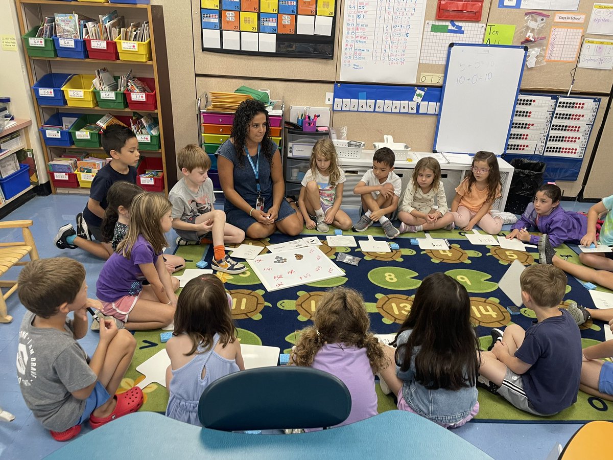 LaurenBird42's tweet image. Students in #firstgrade explored #estimation using coins and whiteboards to show their #flexiblethinking during #NumberCorner at #CosCobSchool. @GPSDistrict