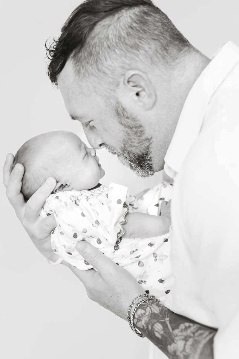 Critical Reads! tweet media