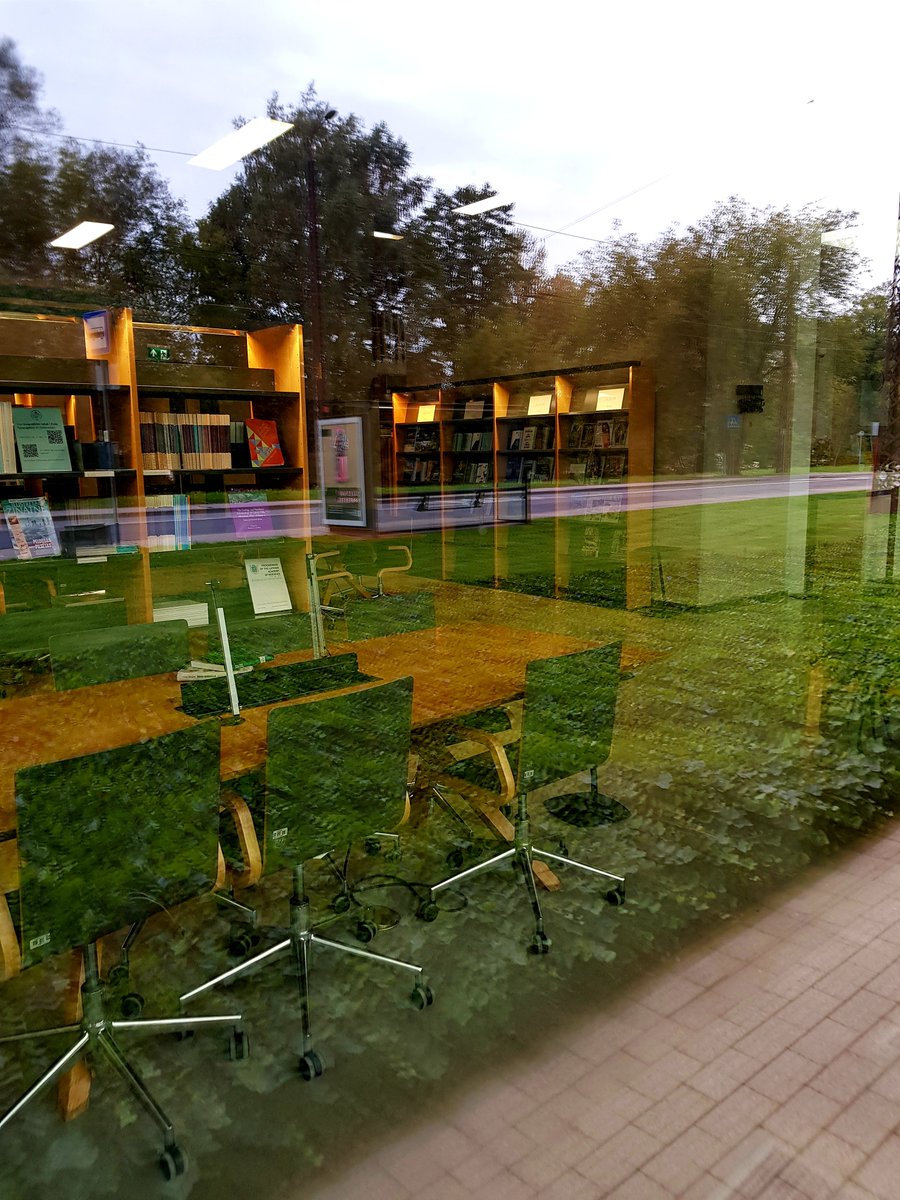 SimeZane's tweet image. #BiDS2025 Day 2 at @universitatelv with #eodash powered by @NASA @esa @JAXA_en 🛰 satellite data 🌍 eodashboard.org 

Looking forward to the future expansion of @esa Open Science Catalog to explore #ENPsouth-relevant data

🇪🇺 #EUspace at #latvijasuniversitate