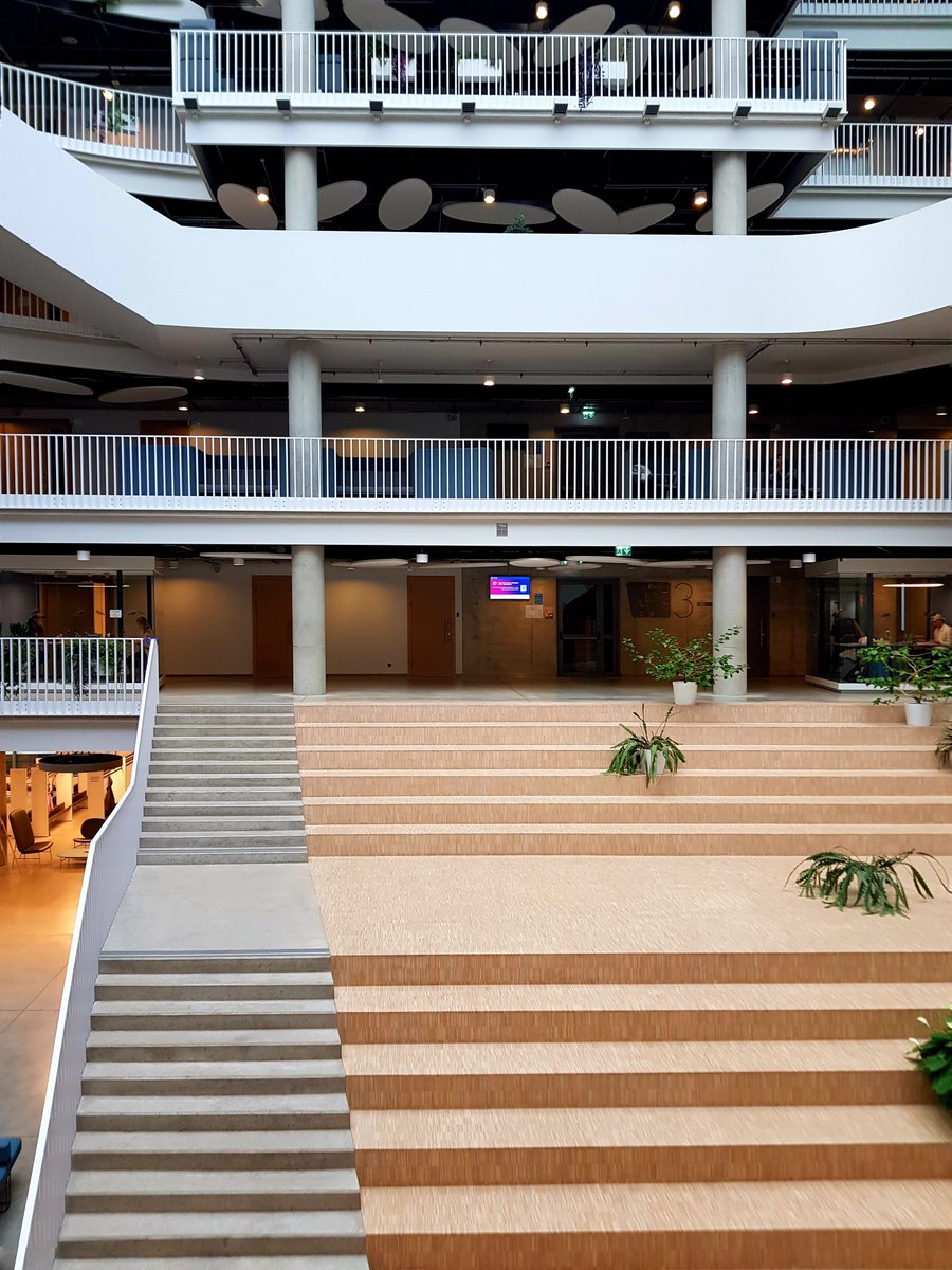 SimeZane's tweet image. #BiDS2025 Day 2 at @universitatelv with #eodash powered by @NASA @esa @JAXA_en 🛰 satellite data 🌍 eodashboard.org 

Looking forward to the future expansion of @esa Open Science Catalog to explore #ENPsouth-relevant data

🇪🇺 #EUspace at #latvijasuniversitate