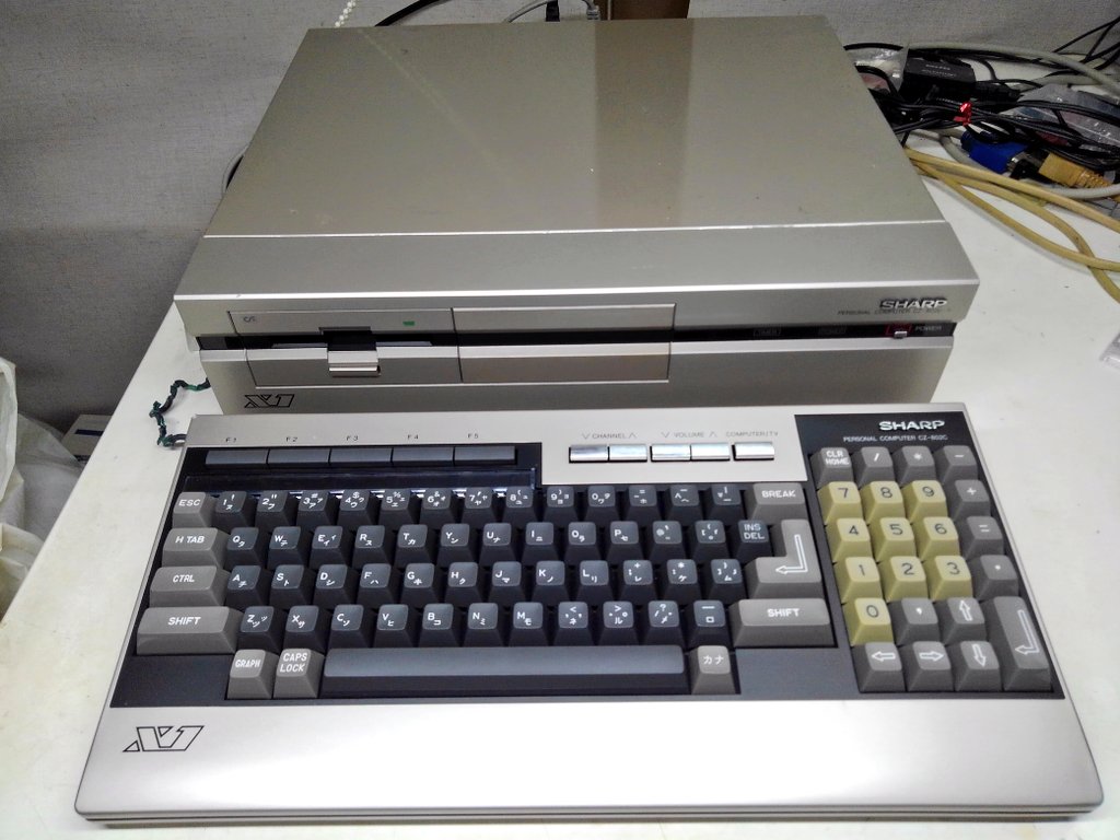 toshitada1973's tweet photo. 続いて3インチFDDたち。CE-511F、MP-3370、CZ-802C…って、ちょっと濃すぎる顔ぶれだ! #CE511F #P3370 #CZ802C https://t.co/0EU35xpHAw