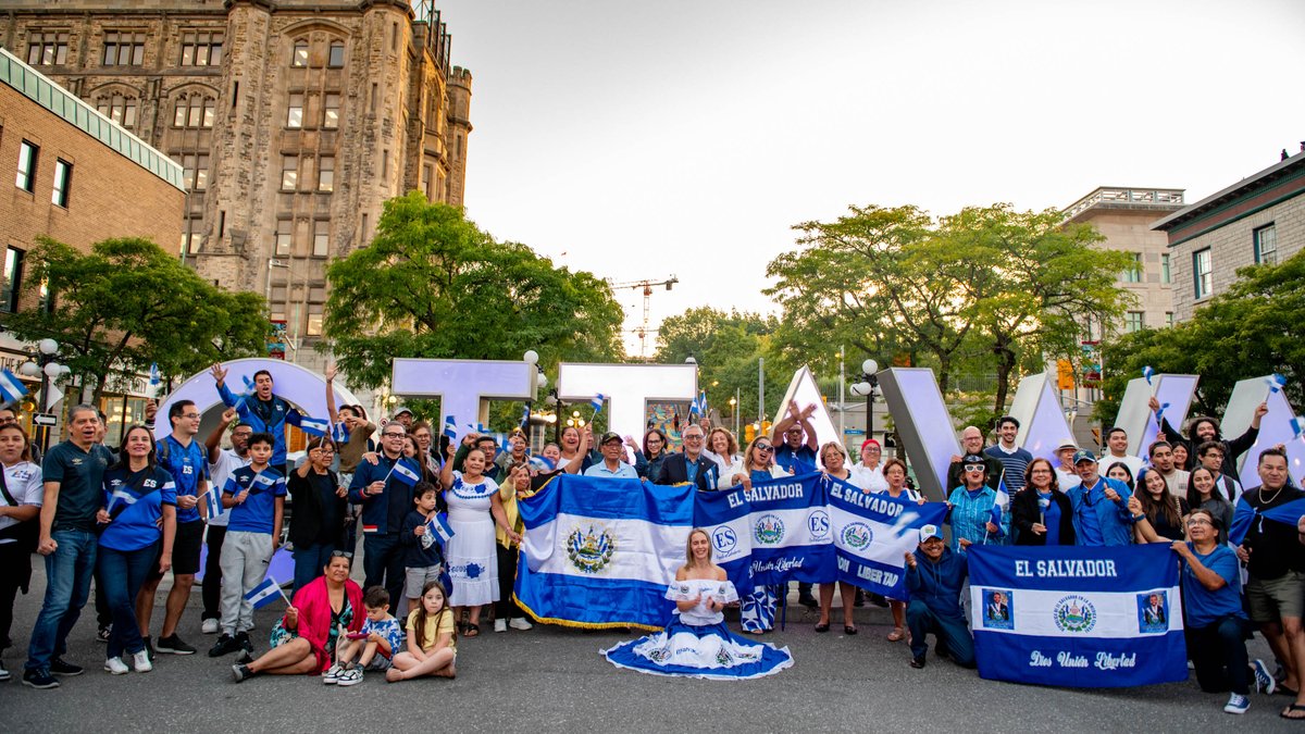 ricardocisneros's tweet photo. 🇸🇻✨ Proud to celebrate 204 years of El Salvador’s Independence in 🇨🇦.
From raising our flag at City Hall to seeing Ottawa’s letters lit in our colors — a tribute to our diaspora and the growing friendship between Canada &amp; El Salvador. 💙🤍💙 https://t.co/nnL6wFi13u