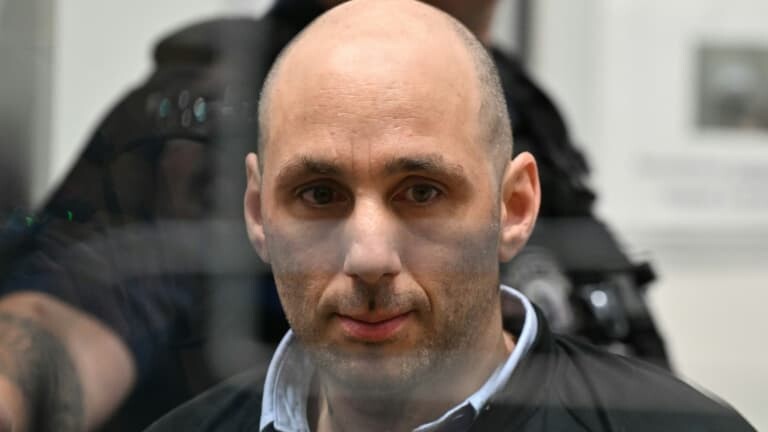 BFMTV (@bfmtv) on Twitter photo "À genoux, les mains sur la tête": à son procès, Cédric Jubillar interrogé sur ses méthodes éducatives
l.bfmtv.com/iFq2 "À genoux, les mains sur la tête": à son procès, Cédric Jubillar interrogé sur ses méthodes éducatives
l.bfmtv.com/iFq2