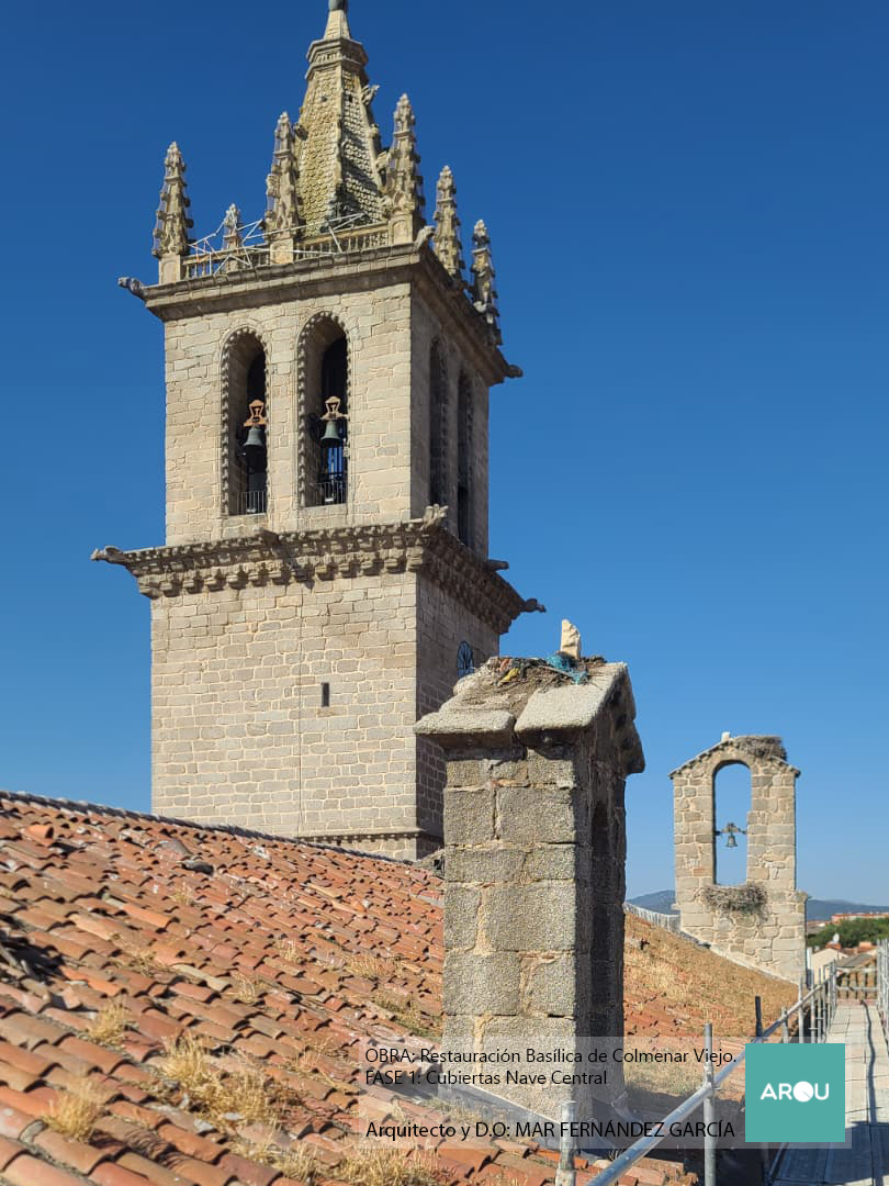Arquestudio's tweet photo. Hemos empezado la FASE 1 de la Restauración de la #BasilicaColmenarViejo,  recuperando su imagen y adaptando las cubiertas de la nave principal para llegar a tiempo a recibir a los #cernicalos. Gracias a la #ArchidiocesisDeMadrid y a la #DGPC. #EstudioARQU, #MarFernandez https://t.co/vzYQ57bo02