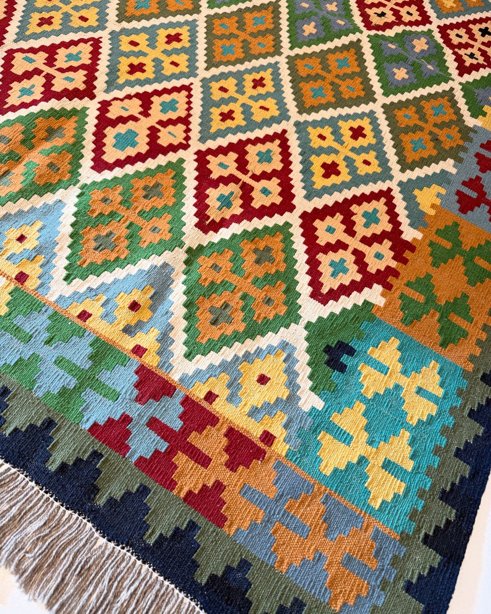 afghanrugshop's tweet image. I love this one. A great example of the quality and bold colours of most of our handmade, fairtrade kilims. 

New stock coming soon including hundreds more like this! 

#theafghanrugshop #afghanrugshop #kilim #rug #kilimrug