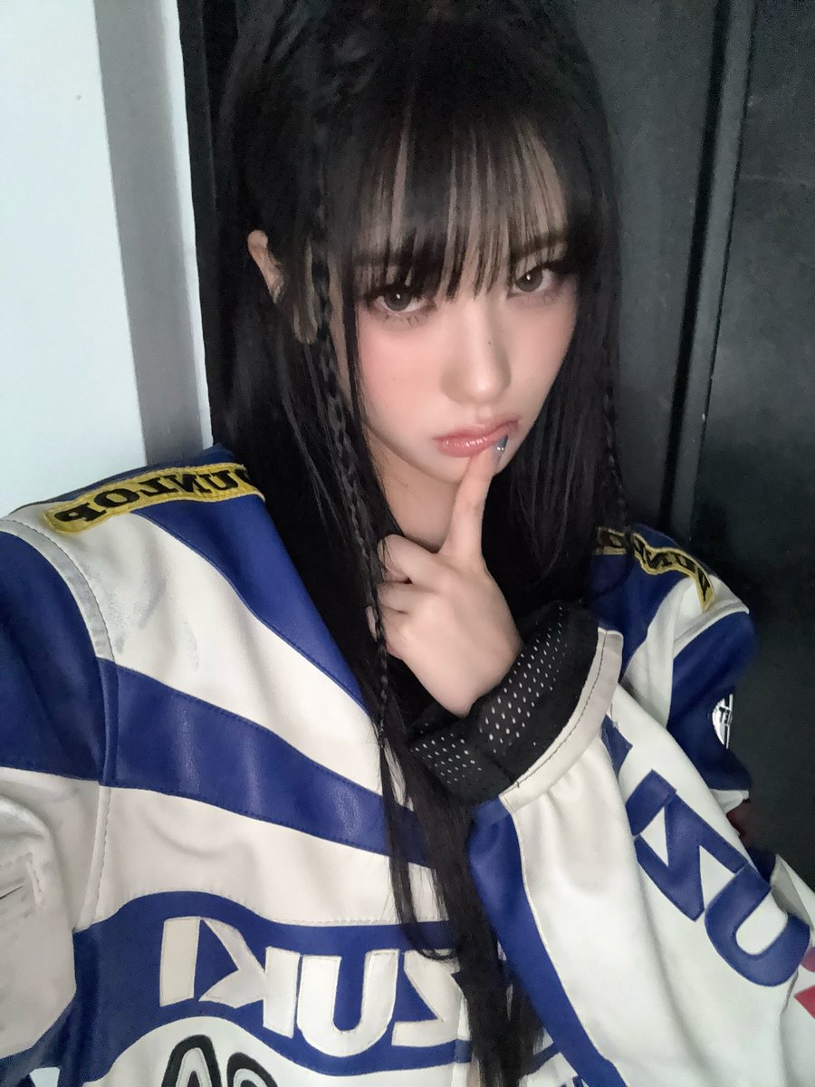 [📸] 250930

izME📮

💭 : Naya~♡
Today, Izna is finally making a comeback!!
Thank you so much for coming to the showcase
It's been a while since I met Naya 
I was so happy. 🤍💭
Let's be happy during this promotion and have a memorable time together. 💝 Please give us a lot of