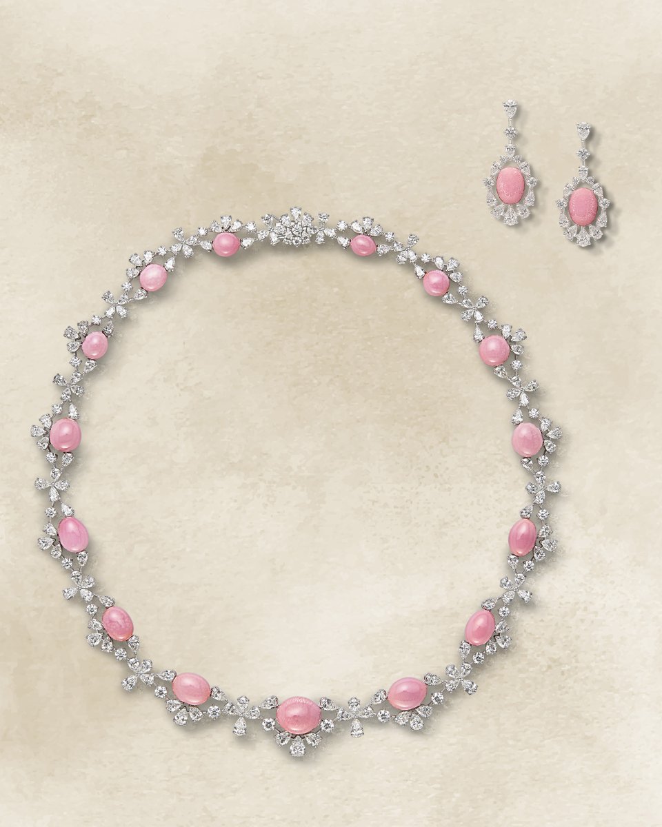 Unlike any other gem, the conch pearl is a rare treasure of nature, born only within the queen conch and coveted for its soft pink hues and flame patterns.

Each one is unique, transformed by Mikimoto into a timeless masterpiece.

Discover more: mikimotoamerica.com/us_en/jewelry/…

#MIKIMOTO