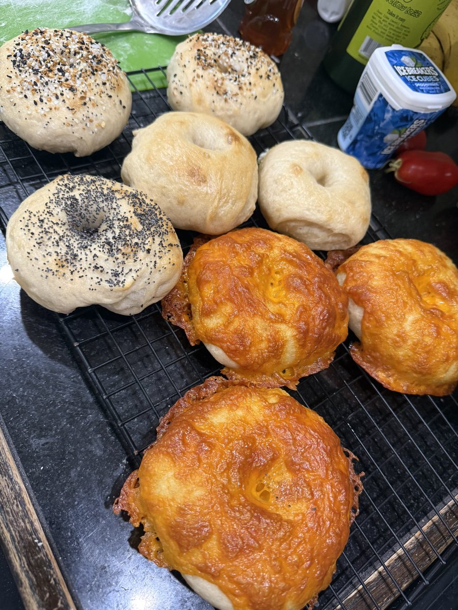chelseawuth's tweet photo. Feeling pretty hopeless these days, but I held a sourdough fundraiser with my personal network and raised $675 for @Everytown. I’m so thankful and inspired. https://t.co/AVXDRHdjQT