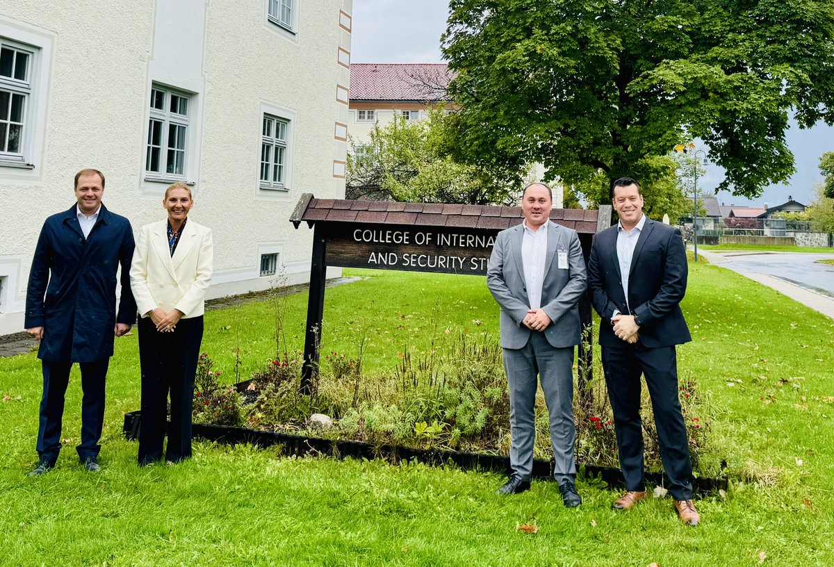 OcheaLavinia's tweet image. 🇲🇩🇪🇺 More than timely!

Launching our project: “Moldova’s special case of European integration: lessons from Cyprus.”

What can Moldova learn — or avoid — from the Cyprus experience? Stay tuned!

#Moldova #EUIntegration #Cyprus #Enlargement