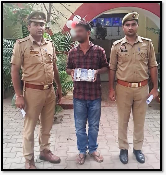 kheripolice's tweet photo. #SpKheri द्वारा अपराध एवं अपराधियों के विरुद्ध चलाये जा रहे अभियान के अंतर्गत थाना कोतवाली सदर पुलिस द्वारा,चोरी की घटना का सफल अनावरण करते हुये 01 नफर अभियुक्त को गिरफ्तार किया गया। #UPPolice #NoMoreCrime #BehindTheBars https://t.co/nOkq1qDpog