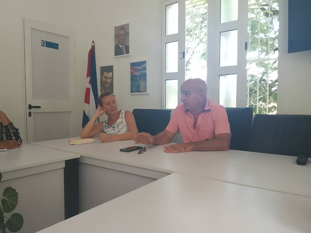 IND_NEXUS_SA's tweet photo. Se realiza intercambio entre el universo juvenil de NEXUS y el compañero Roberto López, quien fuera allegado al Comandante #Fidel Castro debido a la labor que realizaba siendo representante de las misiones Cuba Venezuela. #FidelPorSiempre https://t.co/gSxzY2PDPw