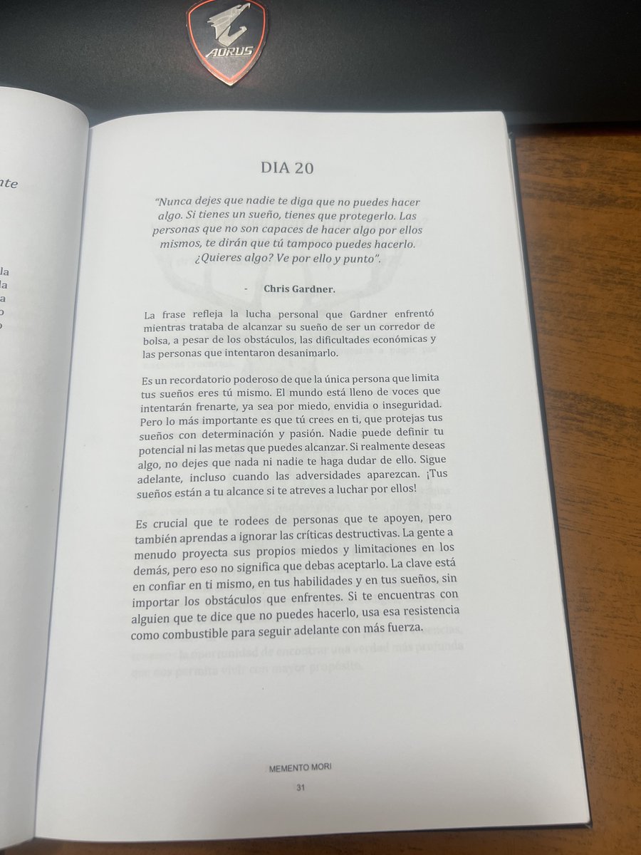 KingDrack's tweet photo. Día 20 #mementomori 👌 Excelentes palabras no dejes que nadie te diga que no puedes!!! Tú eres el que sabe hasta donde llega tu potencial 😉 https://t.co/7AQlZPrCDR