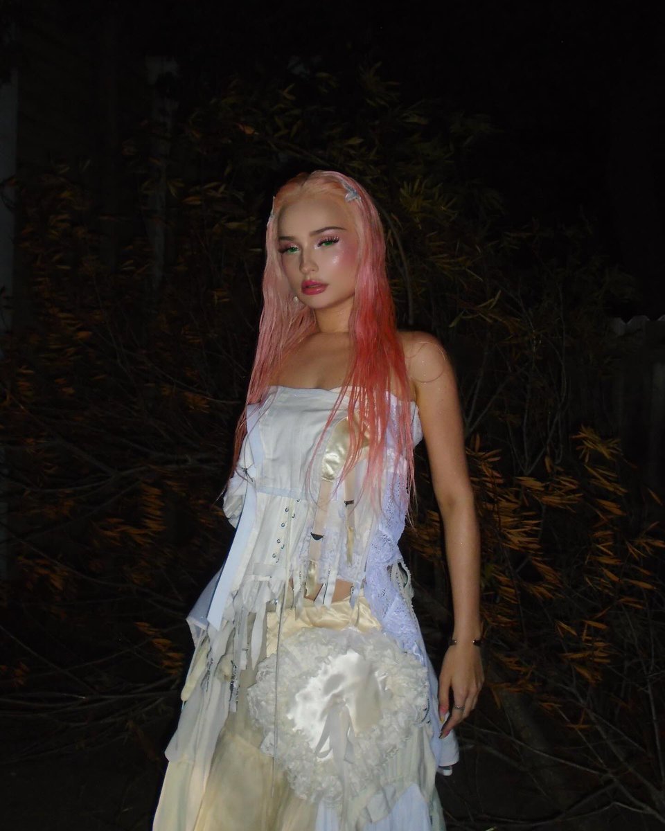 Who has THAT phot of Kim Petras? I’ll start