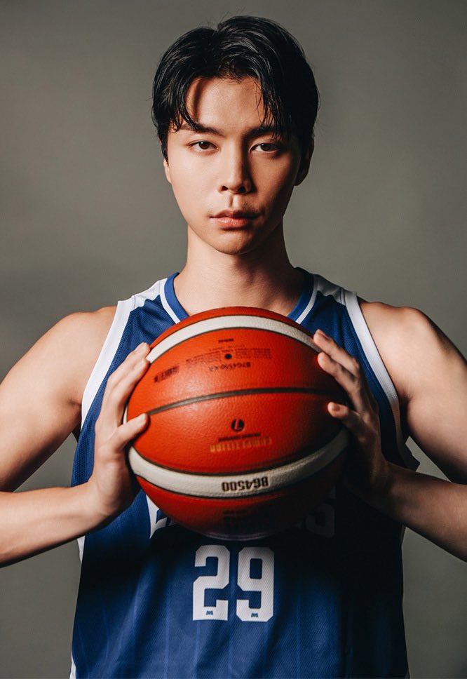 _johnnyhashtag's tweet photo. Rising Eagles Rookie Basketball Player No. 29 🏀
#JOHNNY https://t.co/uLxAfMwolA