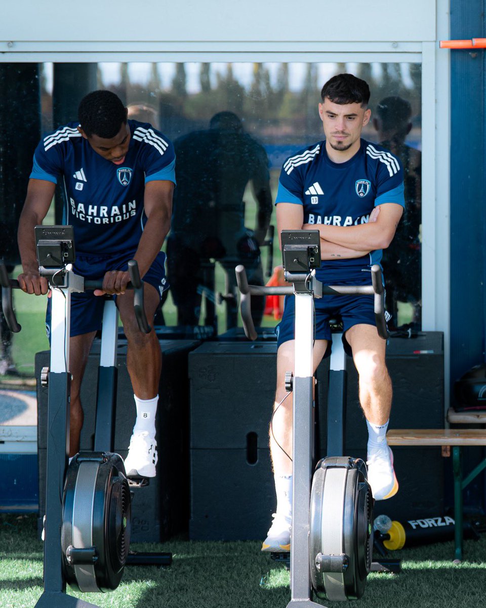 ParisFC's tweet photo. La prépa’ pour vendredi continue 💪

🔵⚪️ #CertifiéParis #ParisFC https://t.co/hTyXuWtjr0