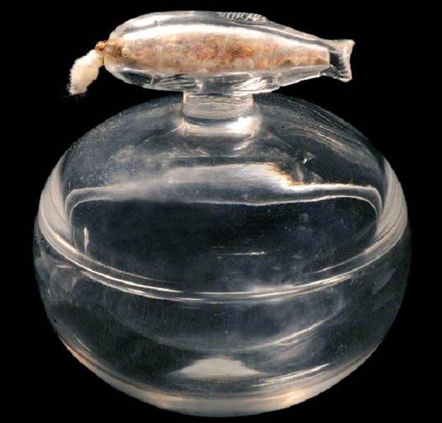 2300 Years Old , 3rd Century B.C  Crystal Casket From Mauryan Era . 

This Crystal Casket Containing Precious Gems and Gold Leaves Was Discovered at Piprahwa ( U.P)

 Knob of Its Lid Is In The Shape of Fish

(Indian Museum, Kolkata )