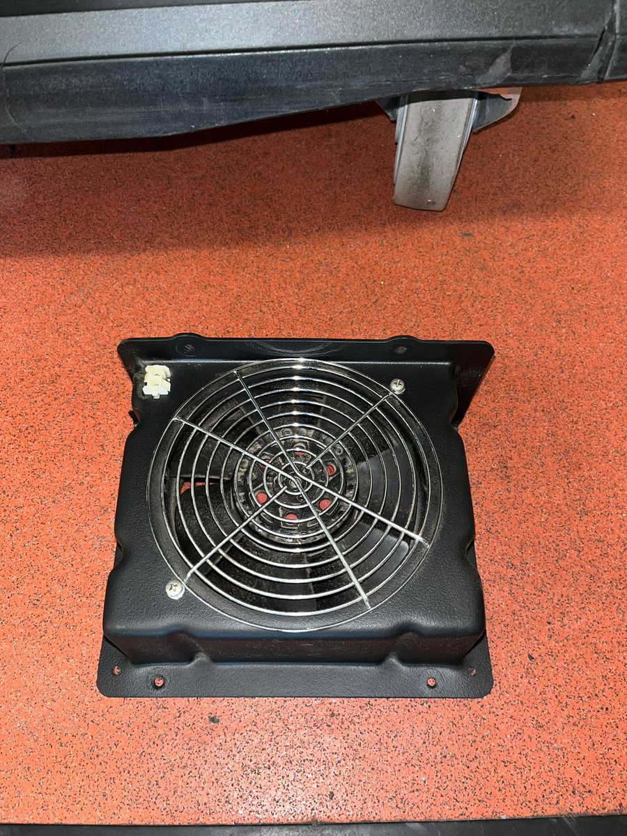 BBCSLTD's tweet image. Regular maintenance extends the life of your kitchen equipment 🔧. 

Simple checks, like cleaning filters and scheduling PPM, reduce costly breakdowns and keep your business running smoothly.

#KitchenMaintenance #CateringEquipment #CommercialKitchens #FoodService