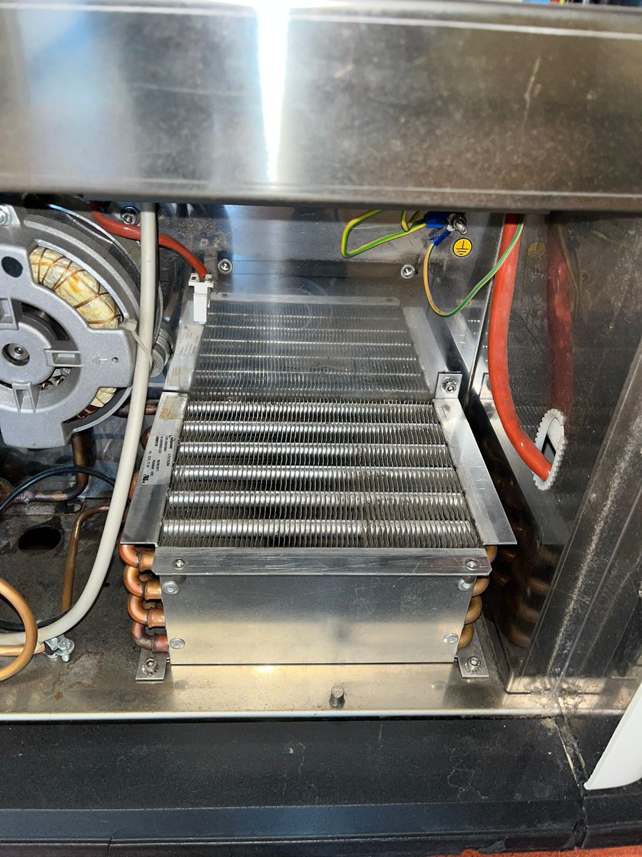 BBCSLTD's tweet image. Regular maintenance extends the life of your kitchen equipment 🔧. 

Simple checks, like cleaning filters and scheduling PPM, reduce costly breakdowns and keep your business running smoothly.

#KitchenMaintenance #CateringEquipment #CommercialKitchens #FoodService