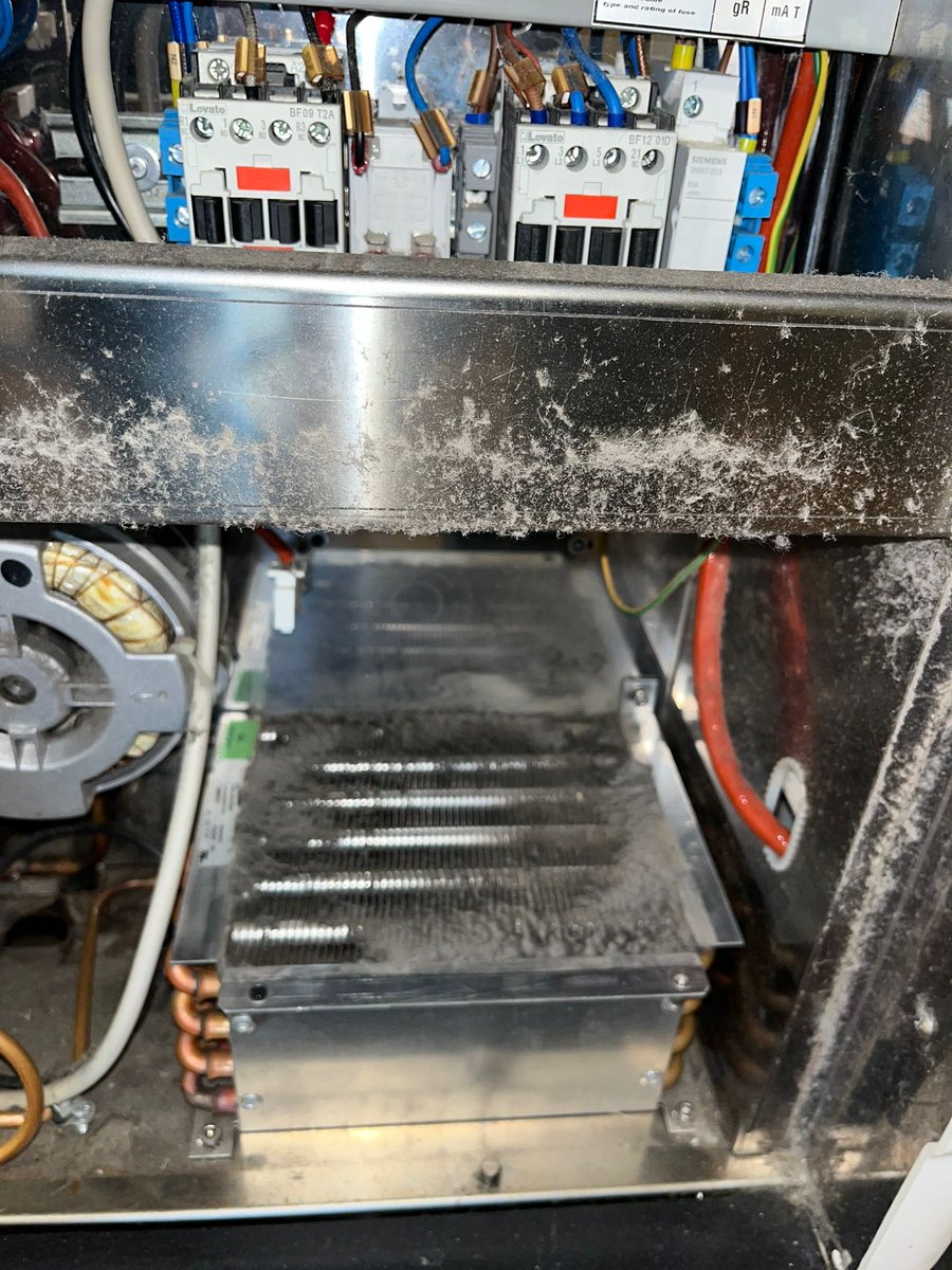 BBCSLTD's tweet image. Regular maintenance extends the life of your kitchen equipment 🔧. 

Simple checks, like cleaning filters and scheduling PPM, reduce costly breakdowns and keep your business running smoothly.

#KitchenMaintenance #CateringEquipment #CommercialKitchens #FoodService