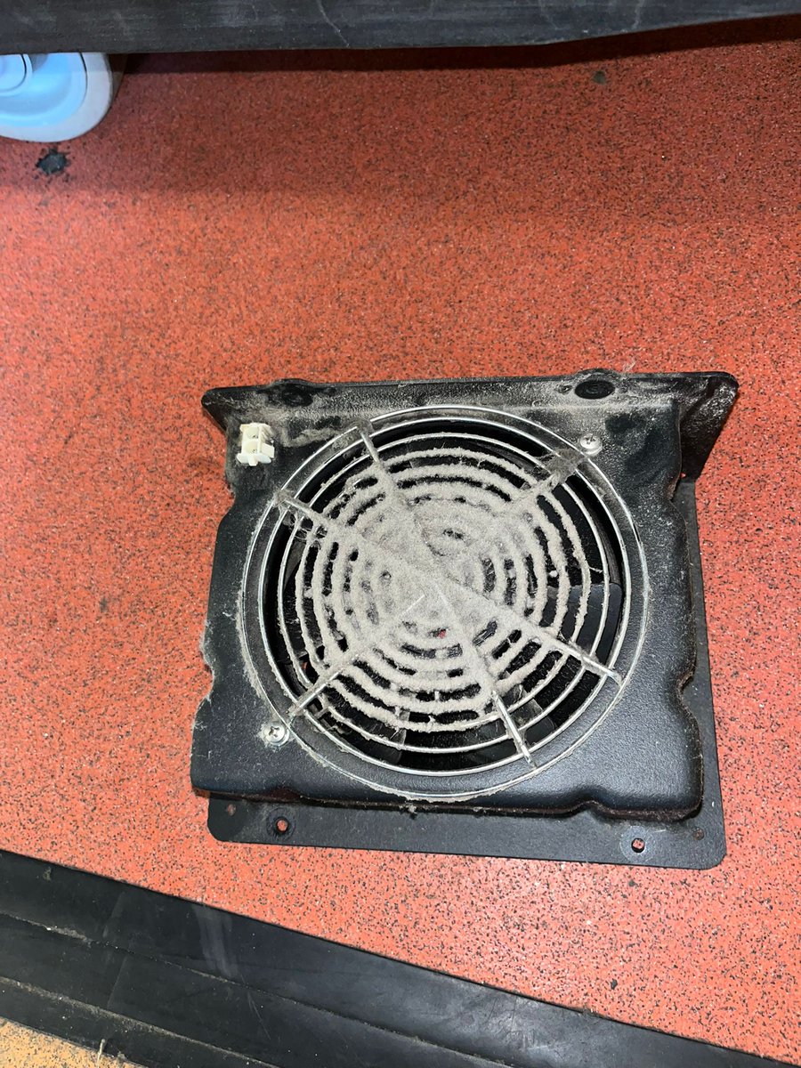 BBCSLTD's tweet image. Regular maintenance extends the life of your kitchen equipment 🔧. 

Simple checks, like cleaning filters and scheduling PPM, reduce costly breakdowns and keep your business running smoothly.

#KitchenMaintenance #CateringEquipment #CommercialKitchens #FoodService