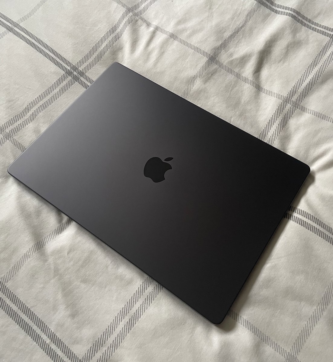 remstack's tweet image. ok it’s beautiful i don’t care about being unemployed anymore.