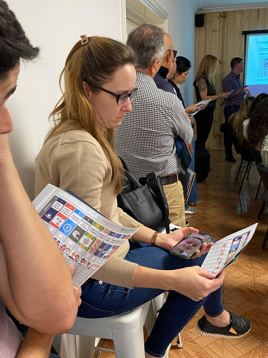 trabajomisiones's tweet photo. 📍 En un trabajo articulado entre la Dirección Nacional Electoral, del Ministerio del Interior y el Ministerio de Trabajo de Misiones, se realizaron capacitaciones sobre la Boleta Única en Papel en el Ministerio de Industria y en el Instituto Superior Politécnico Misiones N°1. https://t.co/p1kgdG0yCj