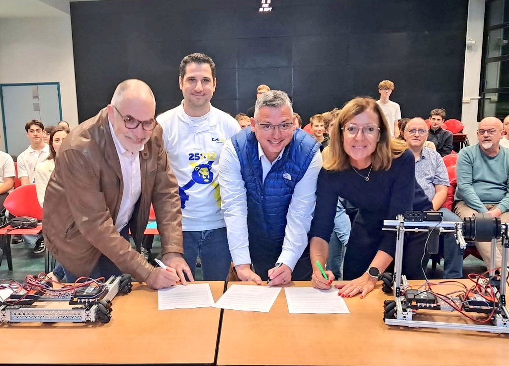 EDFBugey's tweet image. C’est parti! La centrale #EDFBugey et la société @Maxon s'engagent auprès de lycéens de la Côtière pour le défi robotique #FirstTechChallenge 🤖 Des salariés accompagneront cette année encore 2 équipes pour ce défi mêlant science, ingénierie & innovation 💡
#RobotiqueFirstFrance